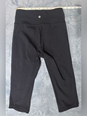 lululemon athletica Black High-Rise Cropped Leggings